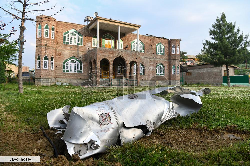 Indian Fighter Jet Crashes in Kashmir Amid Cross-Border Airstrike