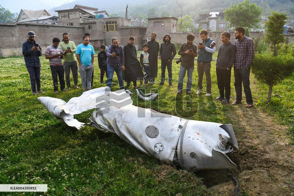 Indian Fighter Jet Crashes in Kashmir Amid Cross-Border Airstrike