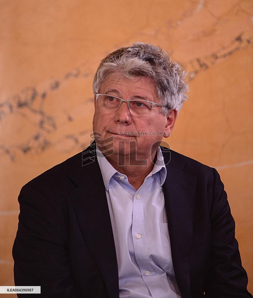 Questions Session To The Government - Paris