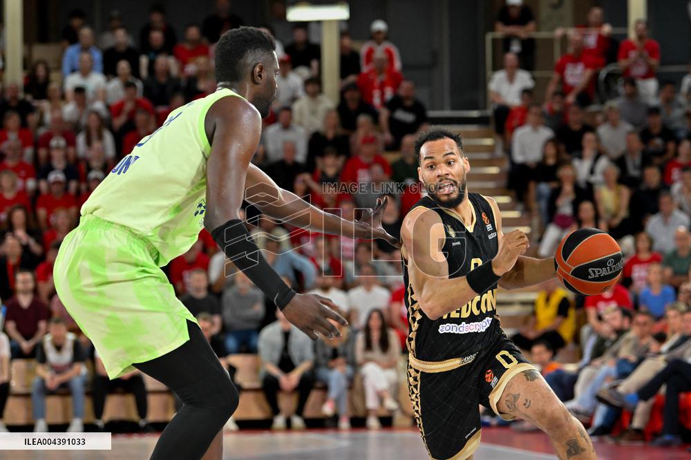 Jessica Gunning Portrait