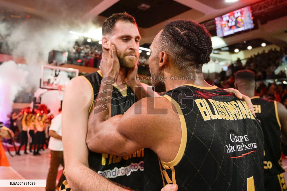 Jessica Gunning Portrait