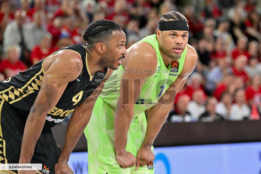 Jessica Gunning Portrait