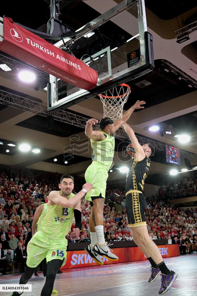 Jessica Gunning Portrait