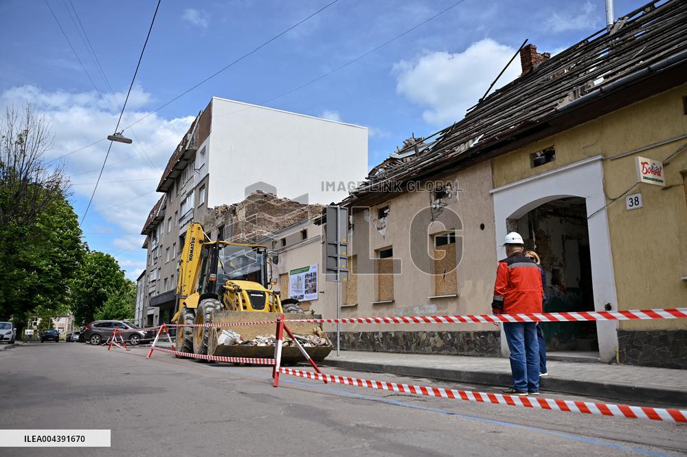 Building damaged by Russian attack gets dismantled in Lviv