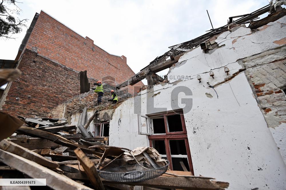 Building damaged by Russian attack gets dismantled in Lviv
