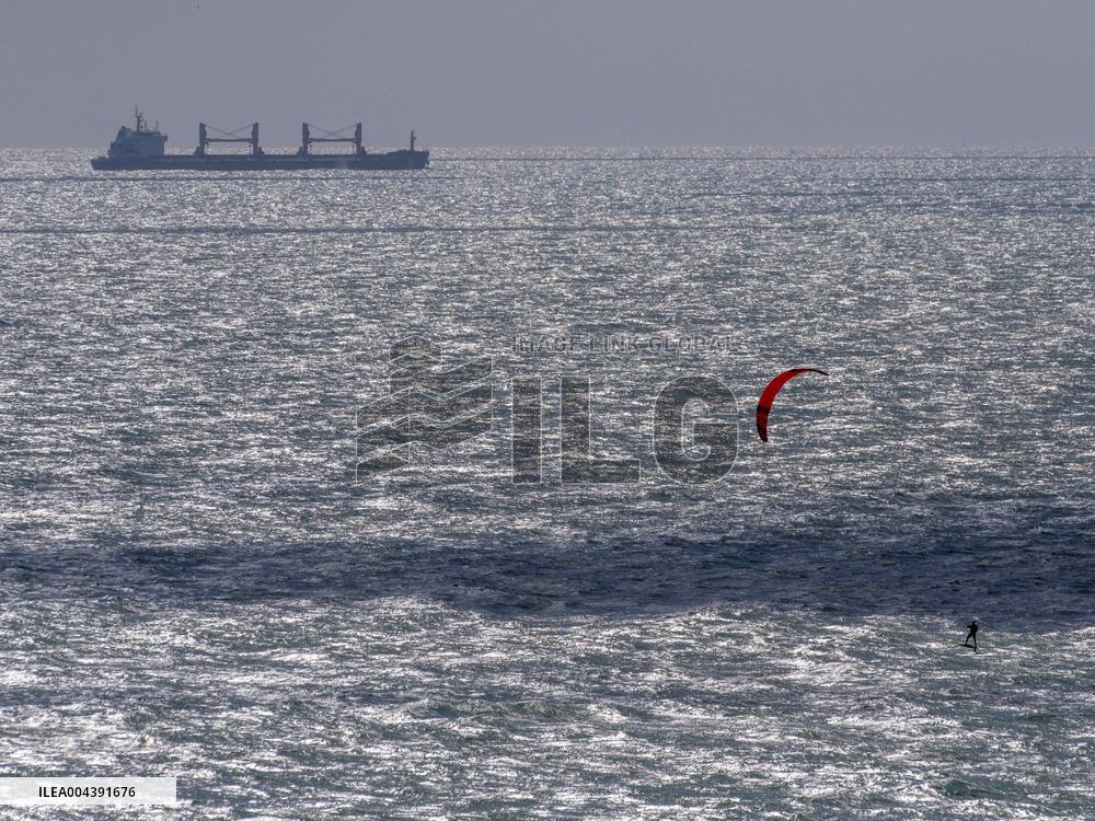 Surfing the English Channel with Wing Foil - France