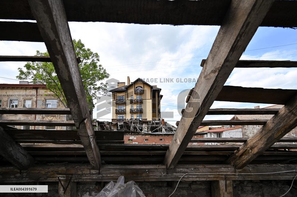 Building damaged by Russian attack gets dismantled in Lviv