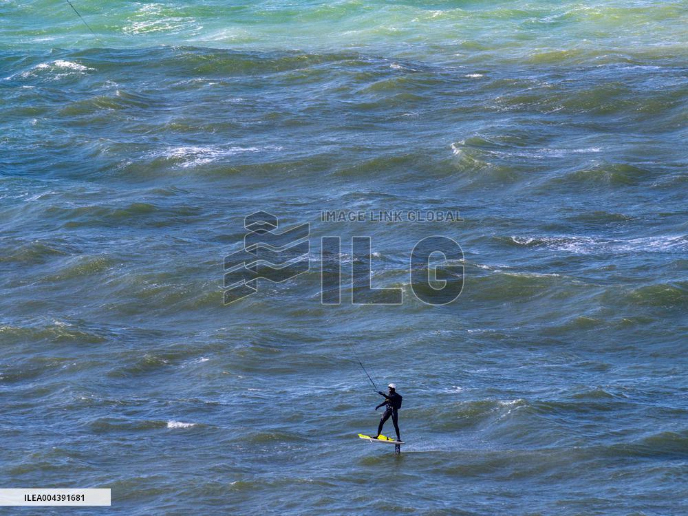 Surfing the English Channel with Wing Foil - France