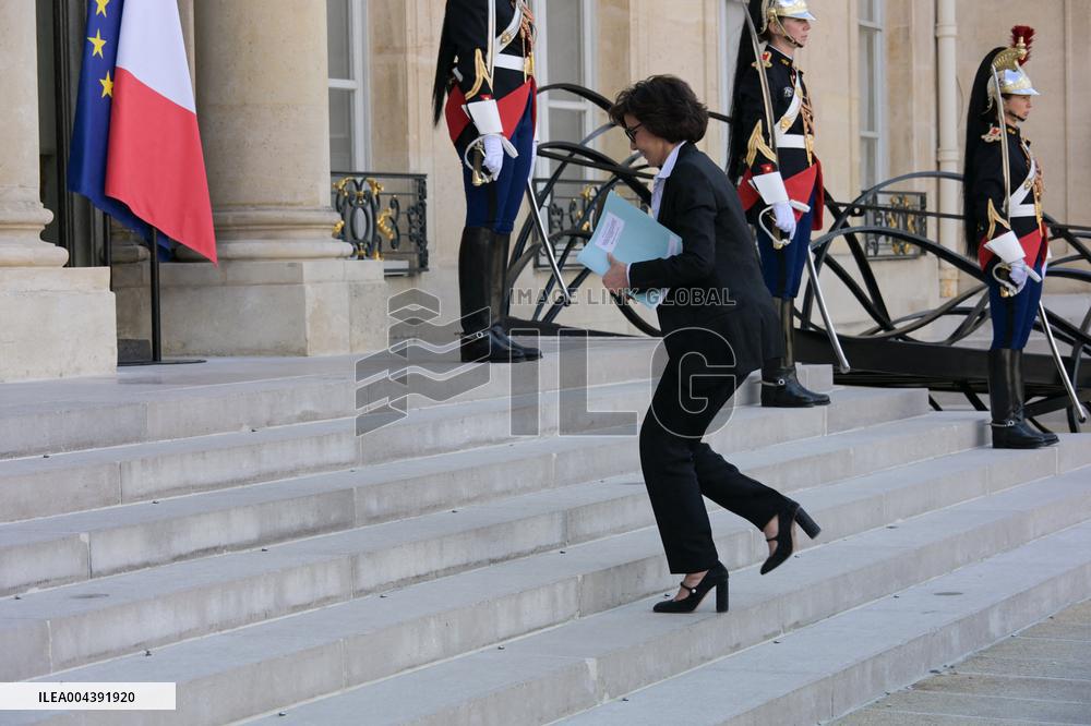 Ahmed Al-Sharaa and Emmanuel Macron at Elysee Palace - Paris