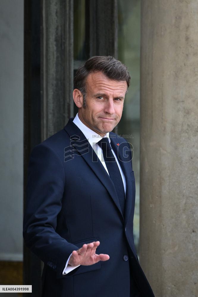 Emmanuel Macron welcomes Ahmed Al Sharaa at the Elysee FA