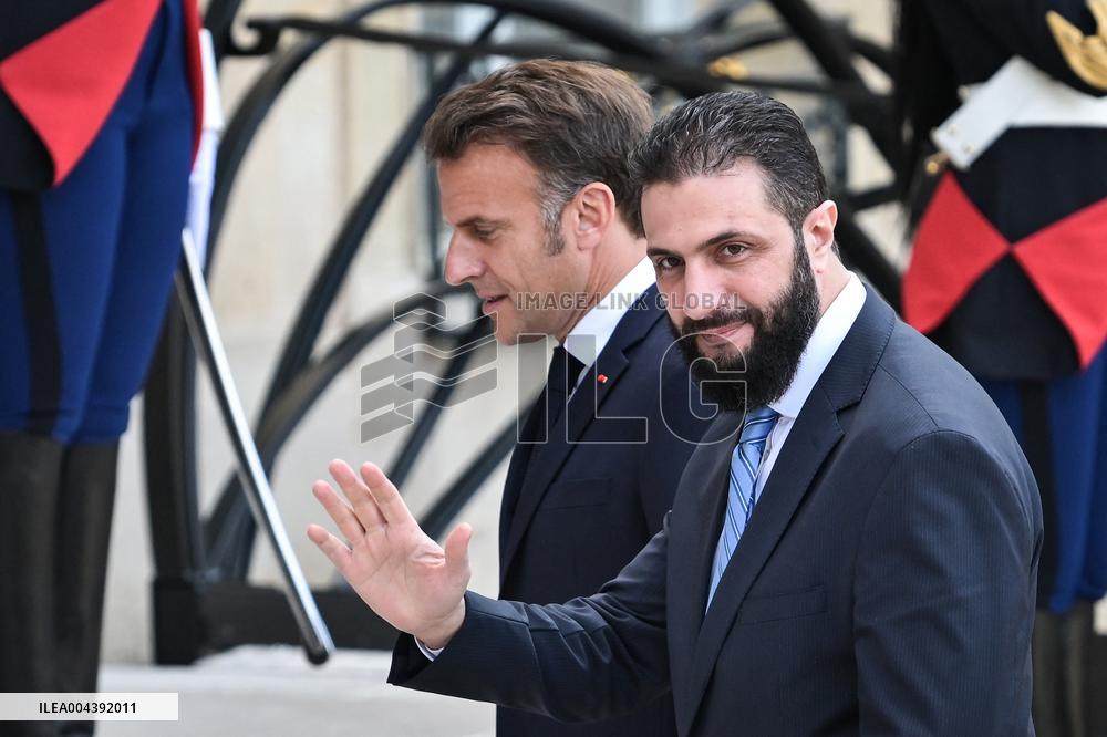 Emmanuel Macron welcomes Ahmed Al Sharaa at the Elysee FA