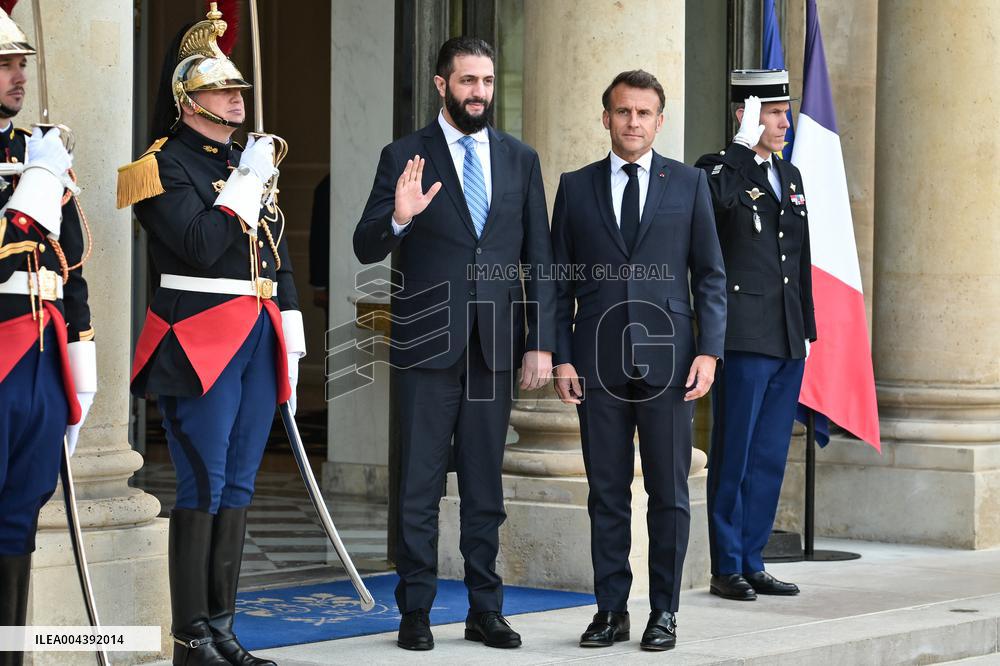Emmanuel Macron welcomes Ahmed Al Sharaa at the Elysee FA