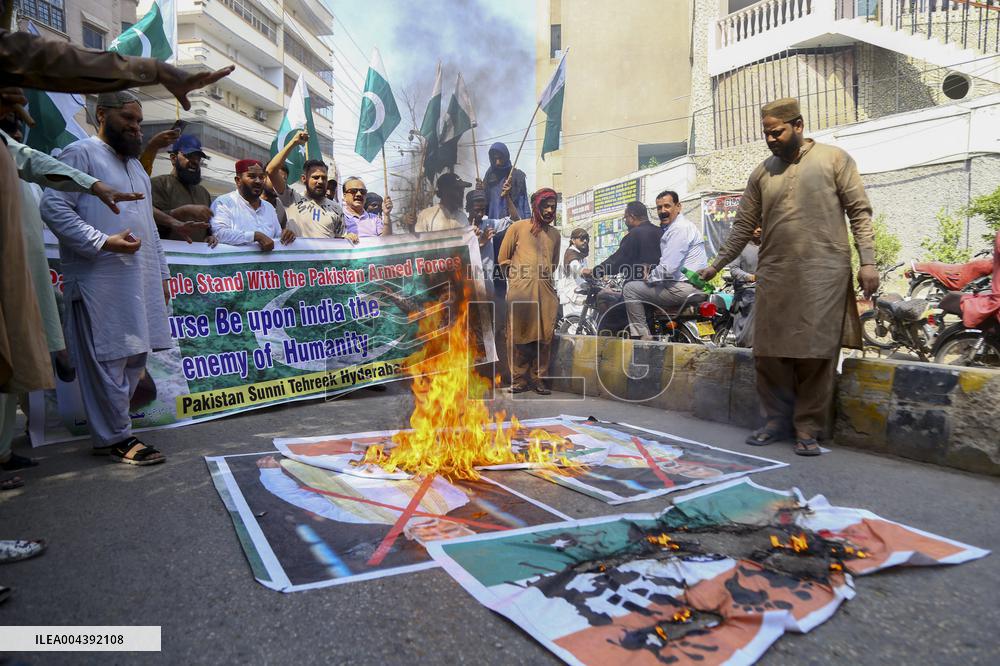 Rally Condemns Airstrikes - Pakistan
