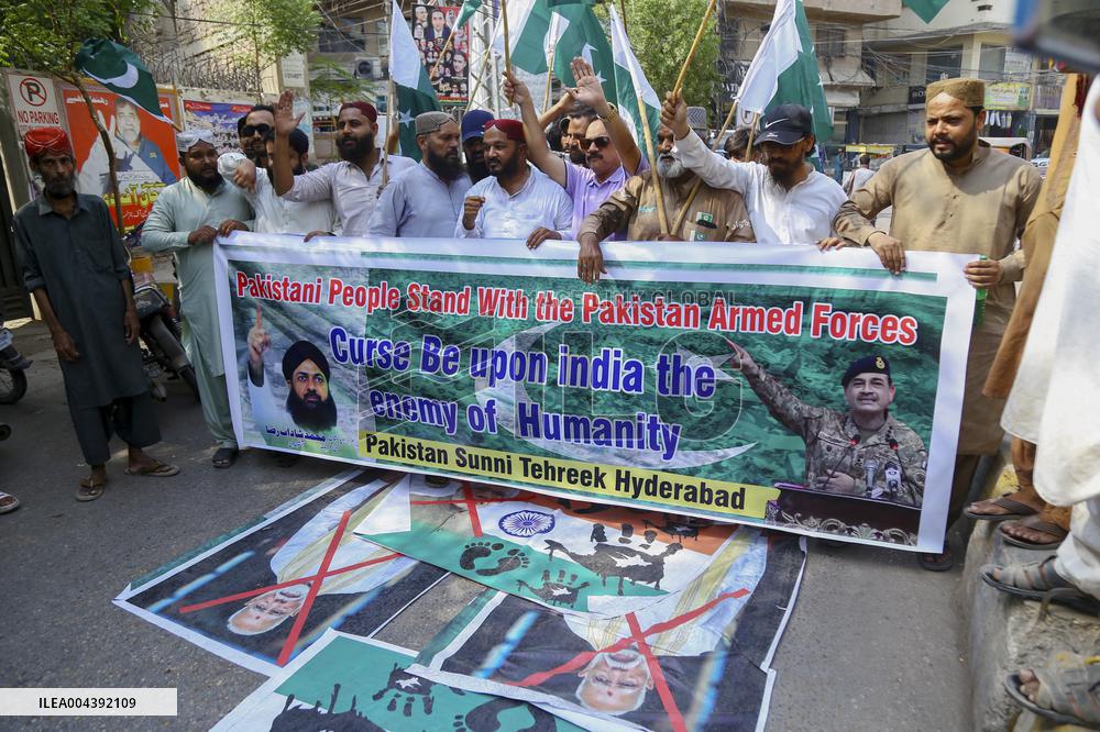 Rally Condemns Airstrikes - Pakistan