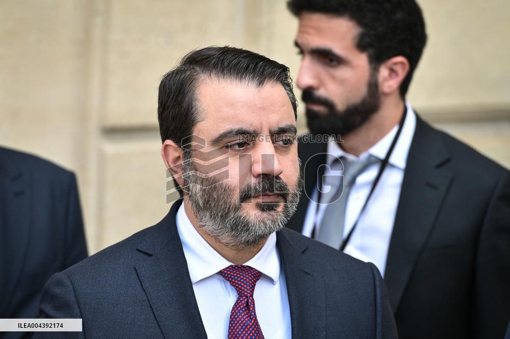 Emmanuel Macron welcomes Ahmed Al Sharaa at the Elysee FA