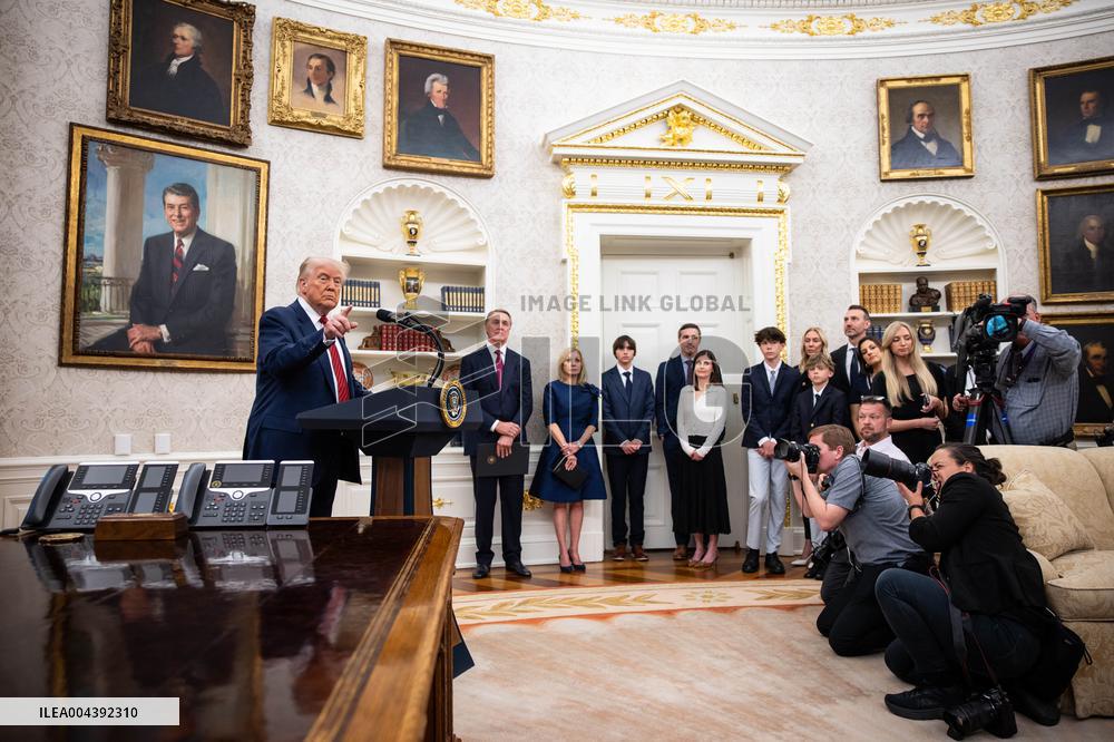 President Trump Swears in David Perdue as U.S. Ambassador to China