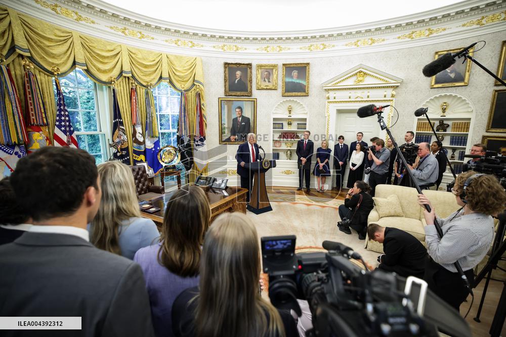 President Trump Swears in David Perdue as U.S. Ambassador to China