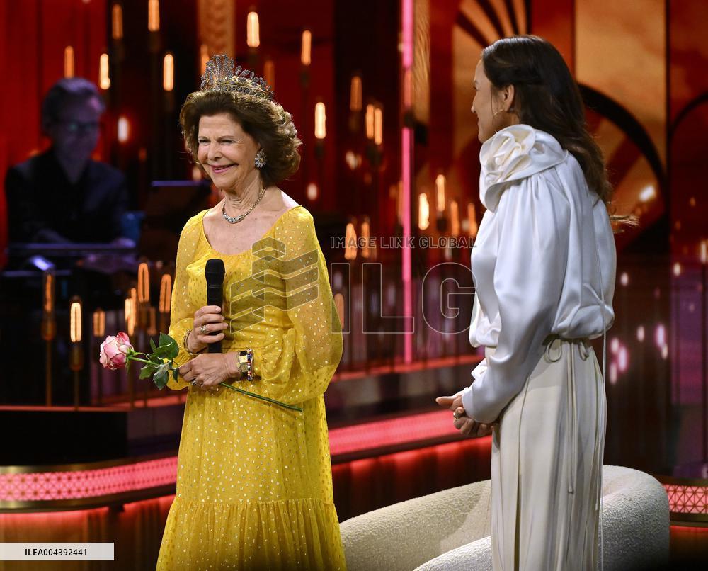 CHRISTER LINDARW AND THE QUEEN