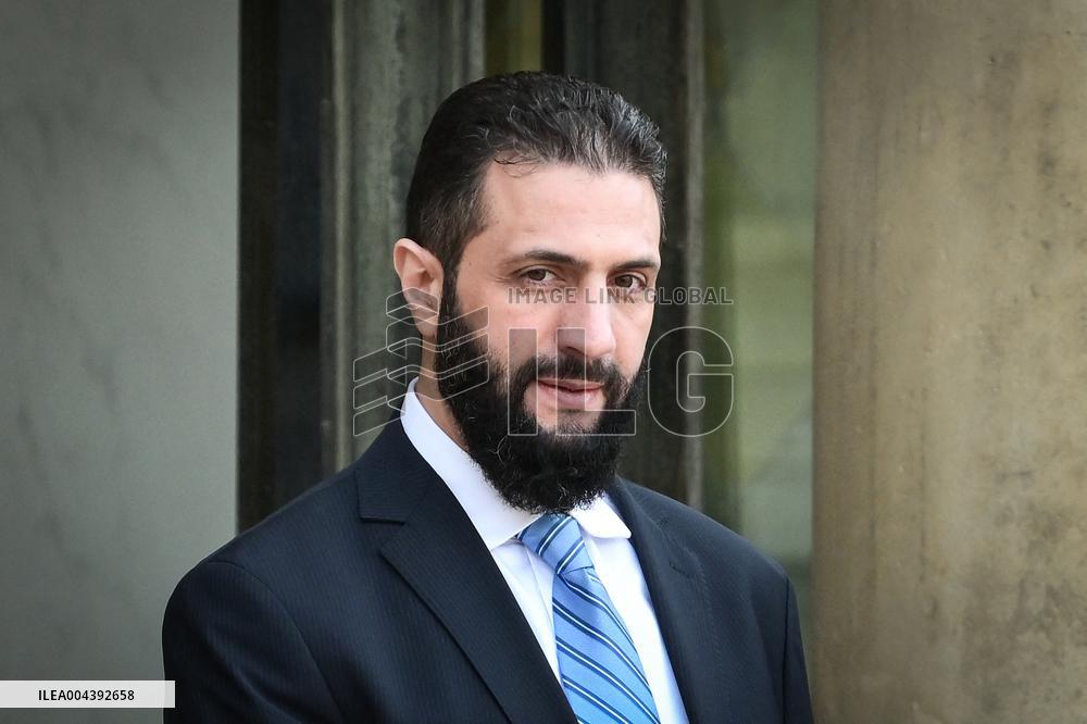 Emmanuel Macron welcomes Ahmed Al Sharaa at the Elysee FA