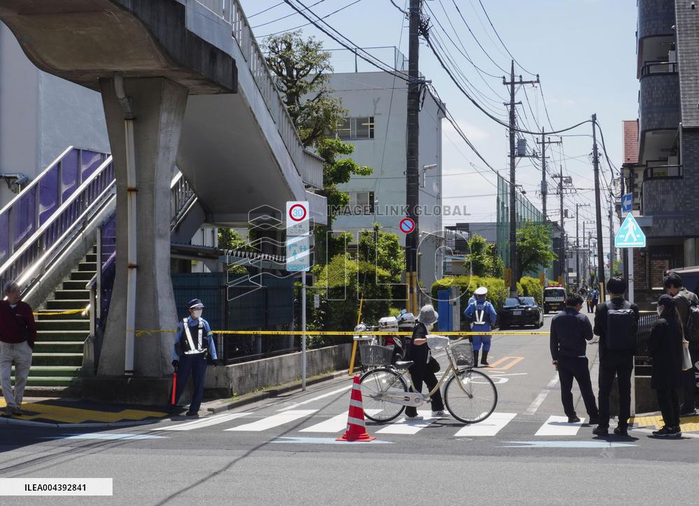 2 arrested over break-in at Tokyo school