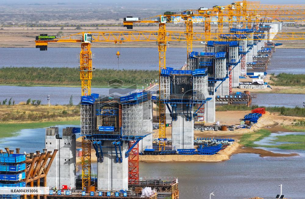Dengkou Yellow River Bridge Construction
