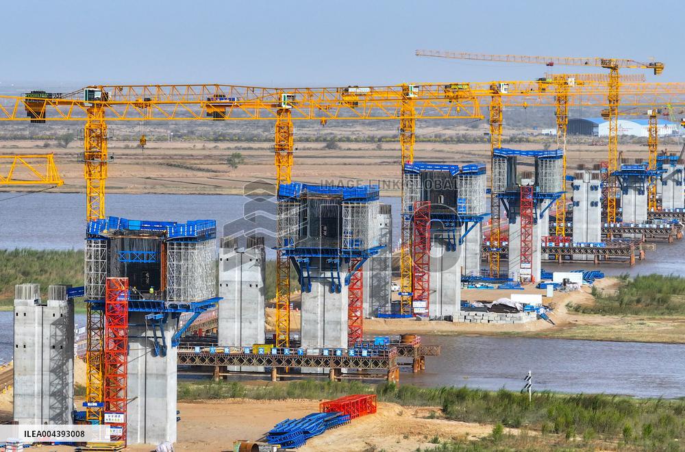 Dengkou Yellow River Bridge Construction