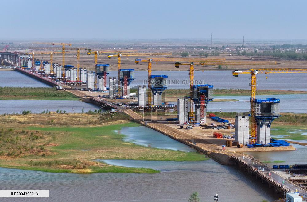 Dengkou Yellow River Bridge Construction
