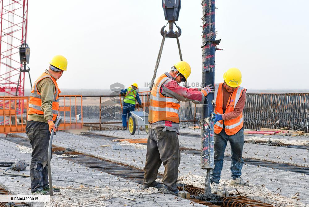 Dengkou Yellow River Bridge Construction
