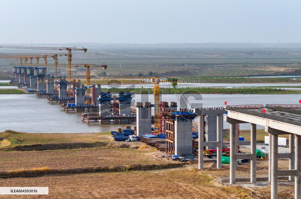 Dengkou Yellow River Bridge Construction