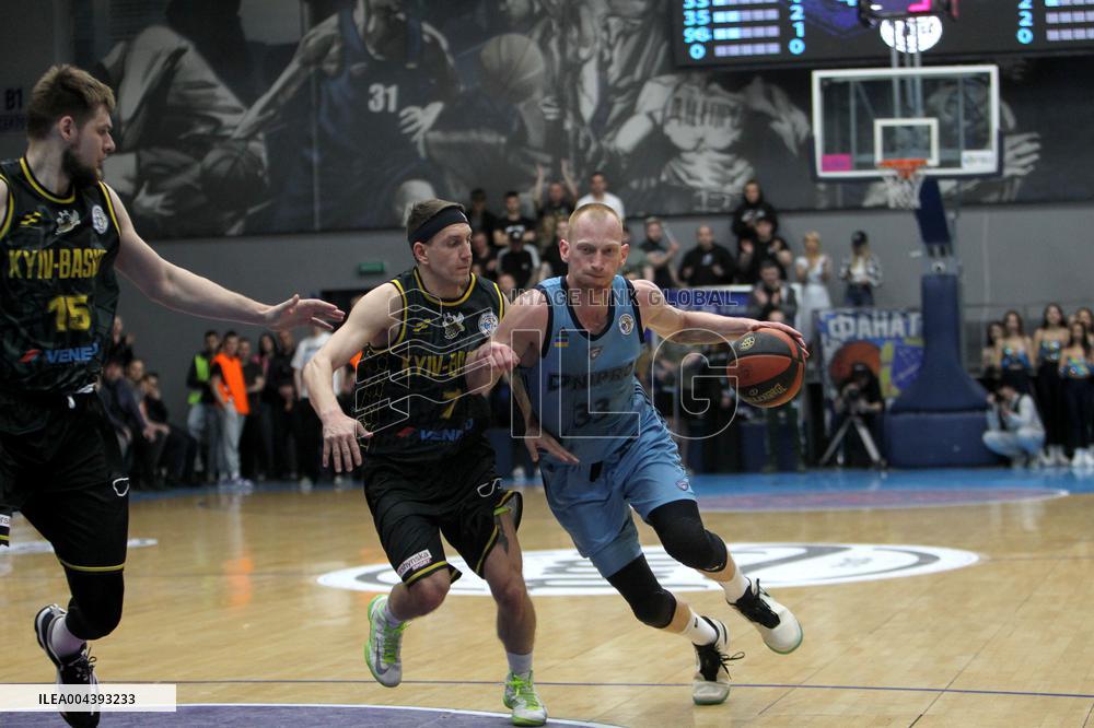 BC Dnipro beats BC Kyiv Basket 69-66