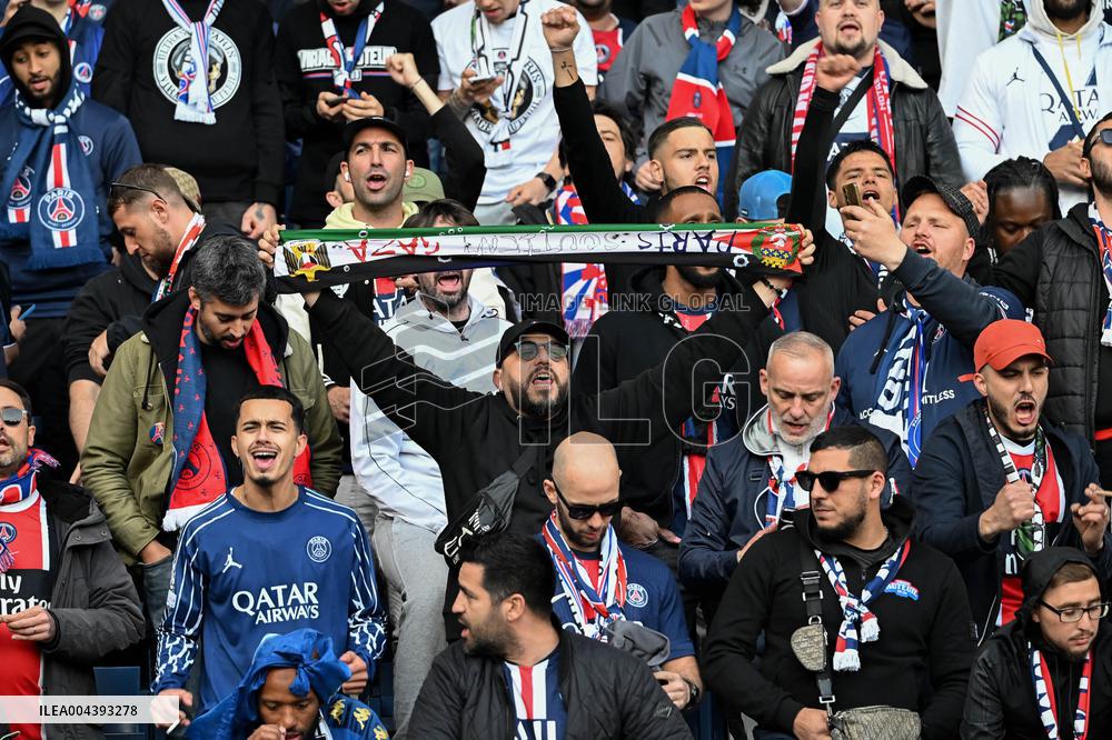 PSG Ultras At Match Between PSG And Arsenal - Paris