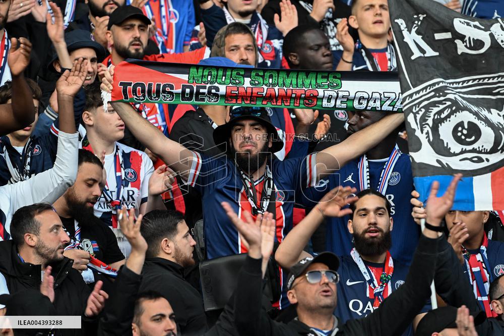 PSG Ultras At Match Between PSG And Arsenal - Paris
