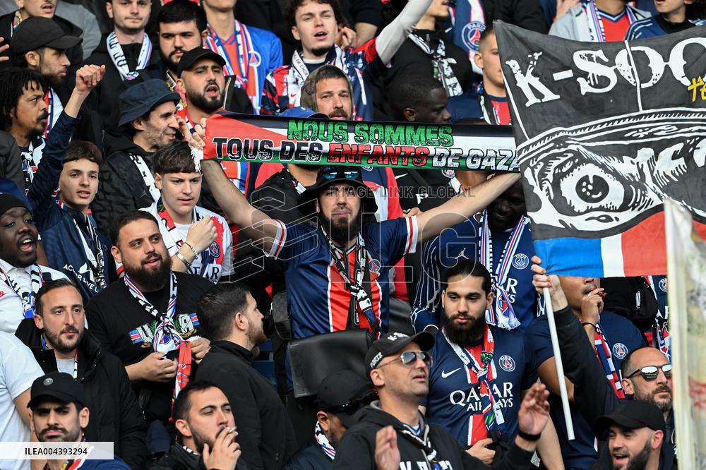 PSG Ultras At Match Between PSG And Arsenal - Paris