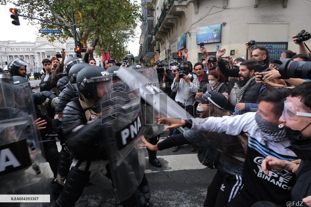 Milei's Violent Repression Of A Pensioners Protest In Argentina