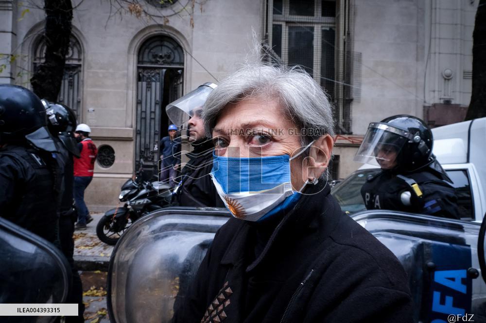 Milei's Violent Repression Of A Pensioners Protest In Argentina