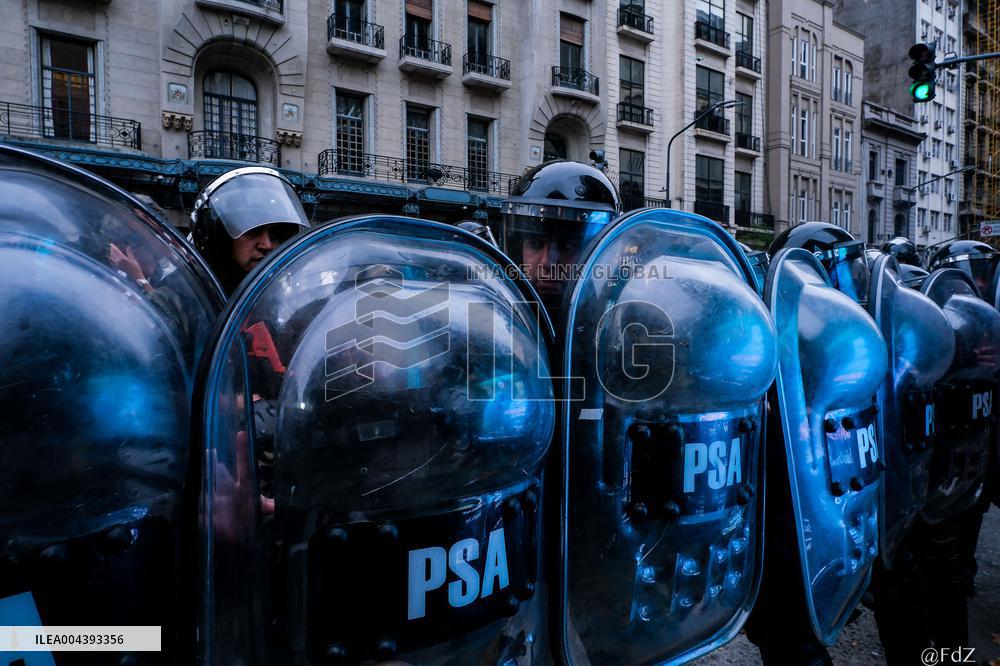 Milei's Violent Repression Of A Pensioners Protest In Argentina
