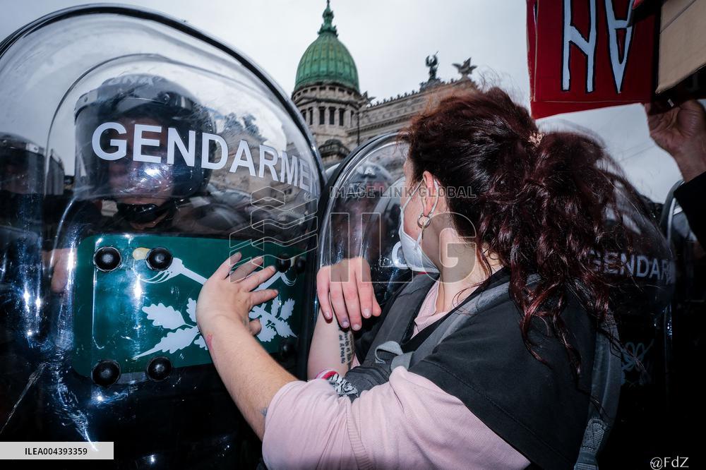 Milei's Violent Repression Of A Pensioners Protest In Argentina