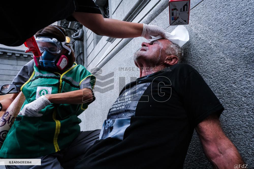 Milei's Violent Repression Of A Pensioners Protest In Argentina