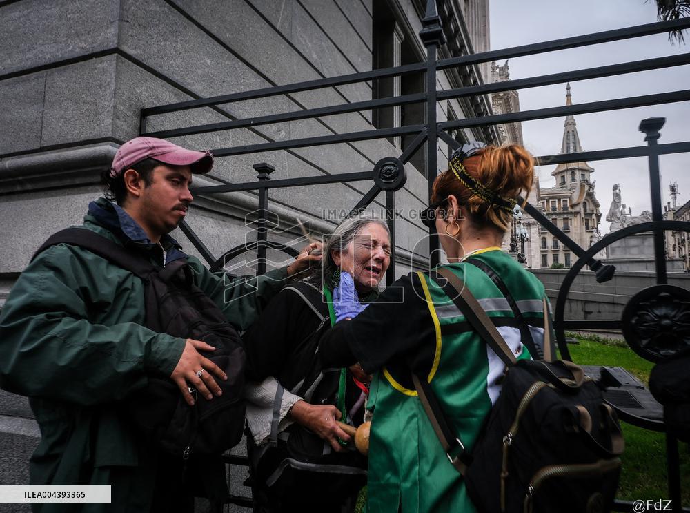 Milei's Violent Repression Of A Pensioners Protest In Argentina