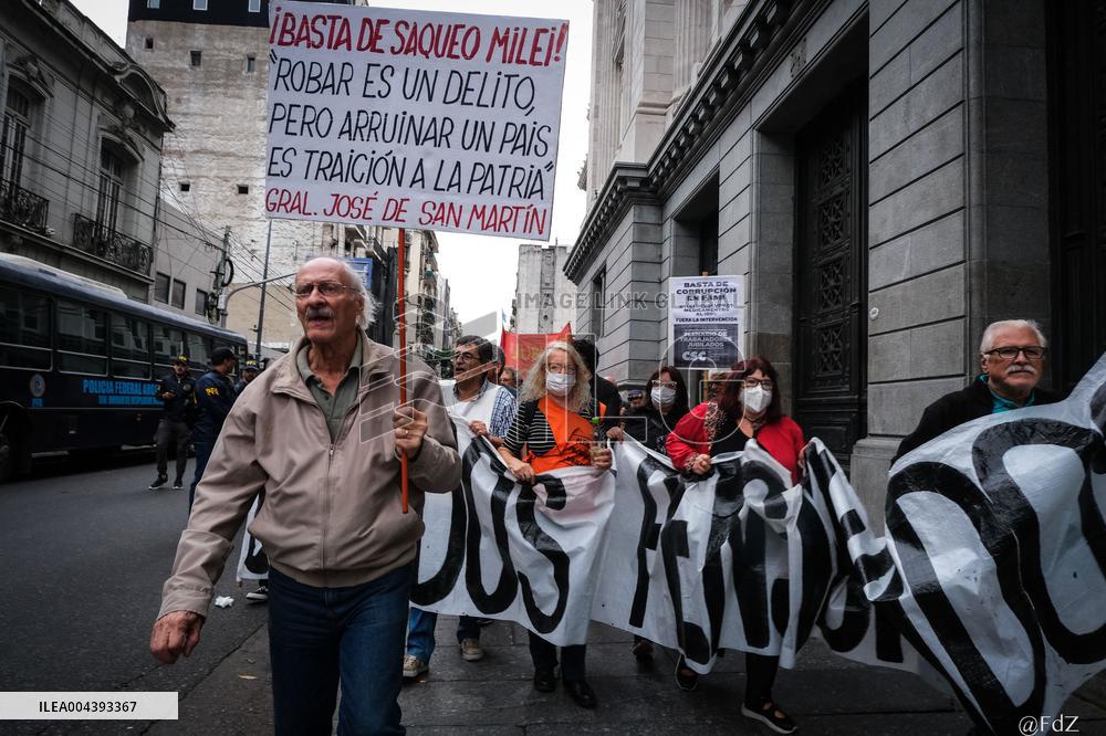 Milei's Violent Repression Of A Pensioners Protest In Argentina