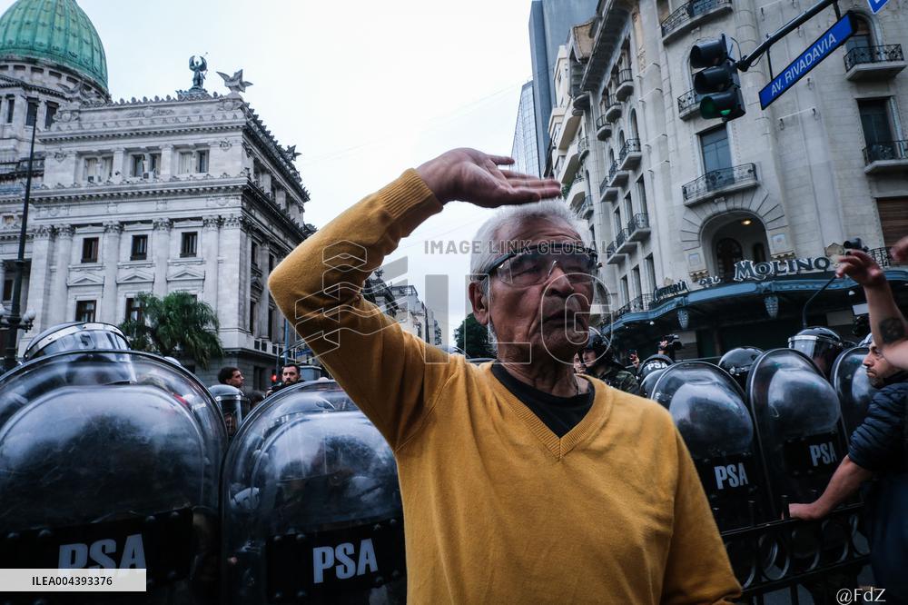 Milei's Violent Repression Of A Pensioners Protest In Argentina