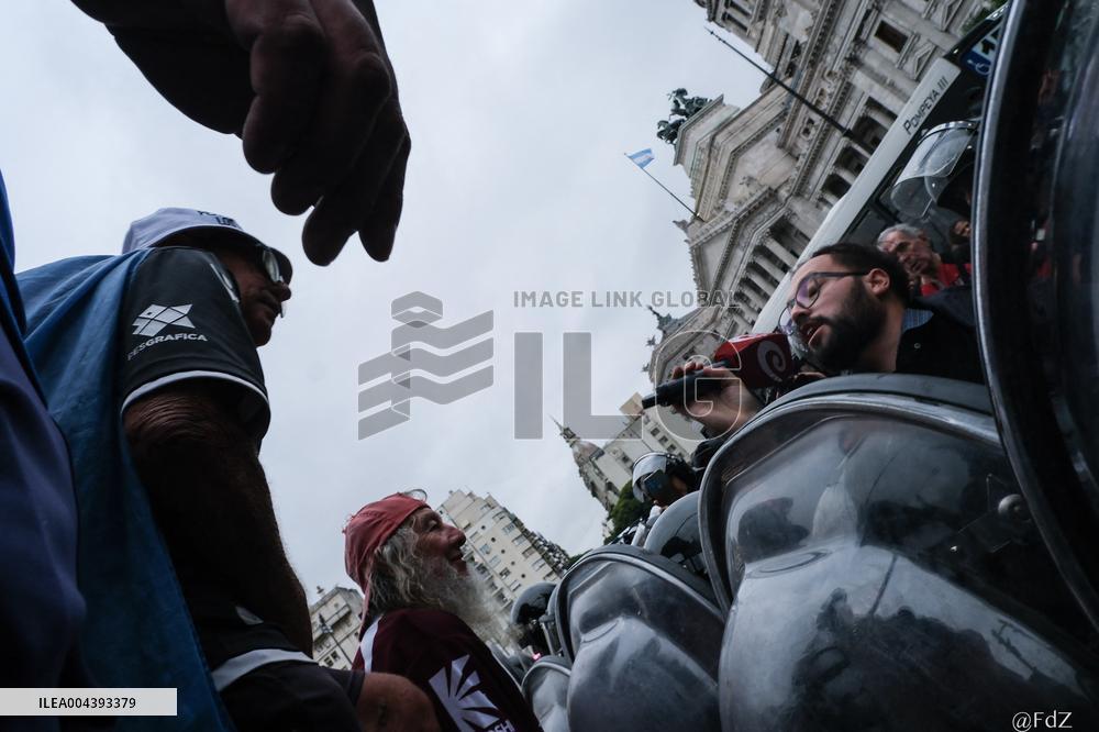 Milei's Violent Repression Of A Pensioners Protest In Argentina