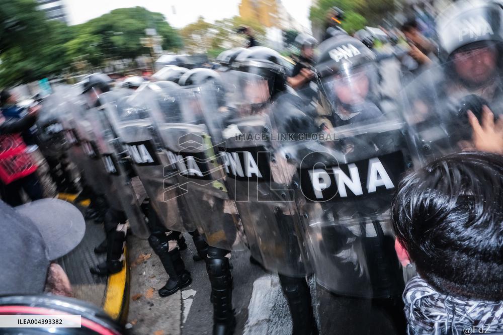 Milei's Violent Repression Of A Pensioners Protest In Argentina