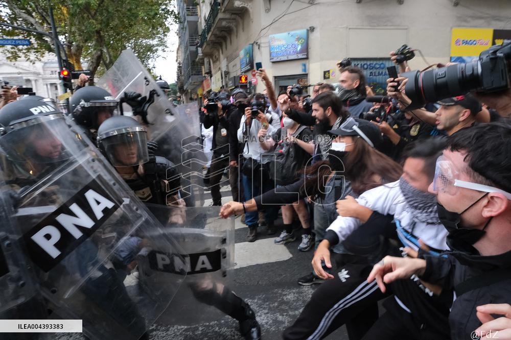Milei's Violent Repression Of A Pensioners Protest In Argentina