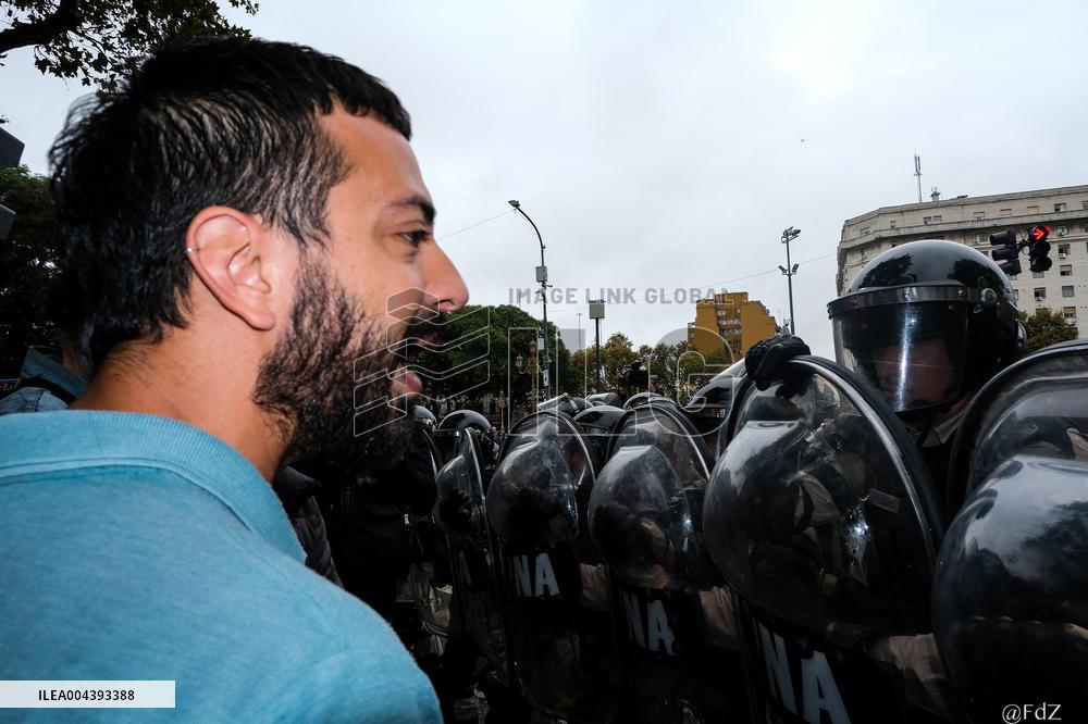 Milei's Violent Repression Of A Pensioners Protest In Argentina