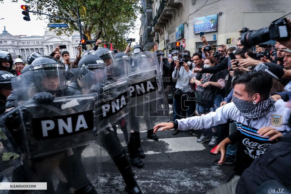 Milei's Violent Repression Of A Pensioners Protest In Argentina