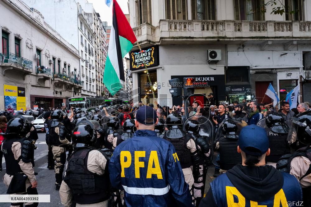 Milei's Violent Repression Of A Pensioners Protest In Argentina