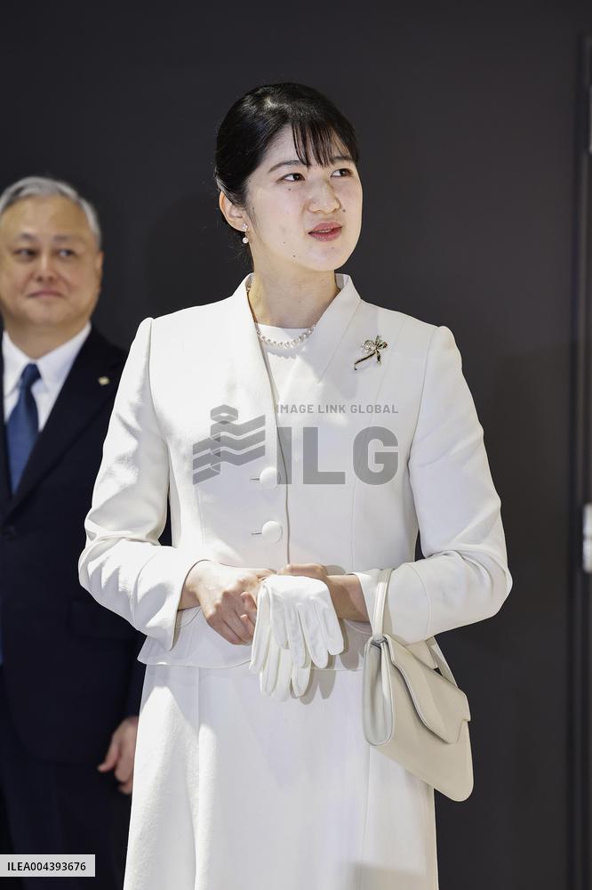 Princess Aiko visits Osaka expo