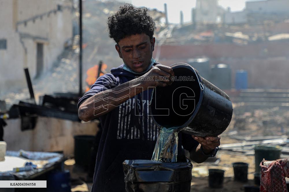 Palestinians Turn Plastic Waste into Fuel to Survive - Gaza