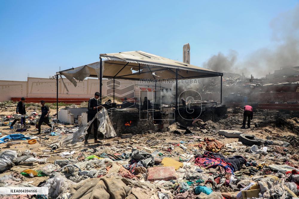 Palestinians Turn Plastic Waste into Fuel to Survive - Gaza